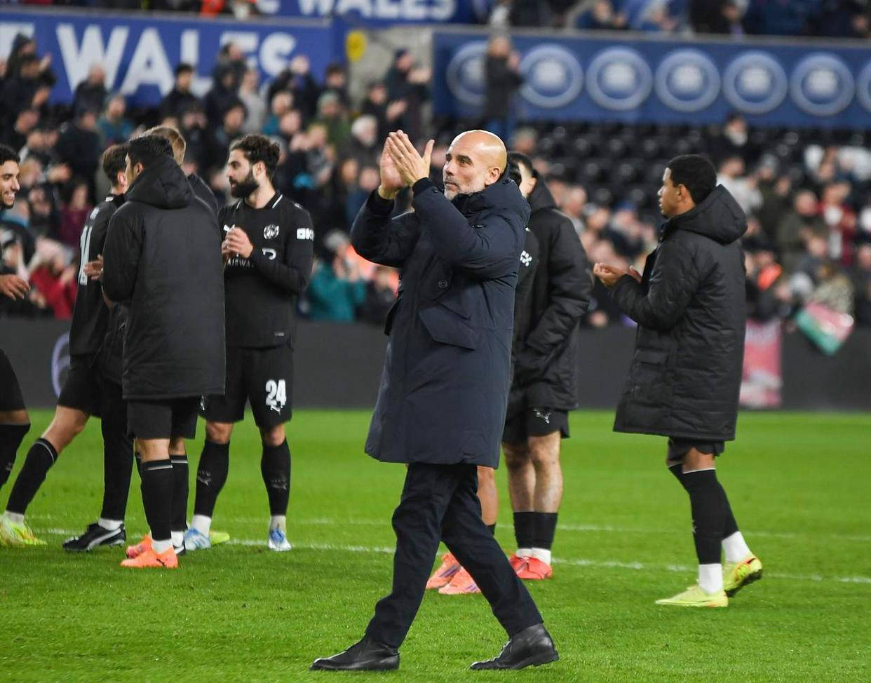 开云体育APP注册登录-赛前英超传出新动向；AC米兰战术微调；管理层表态——压力陡增；训练强度明显提升的简单介绍